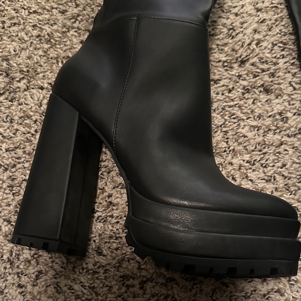 NEW❣️ Jennifer Lopez Black Over-the-Knee Boots - Picture 2 of 5